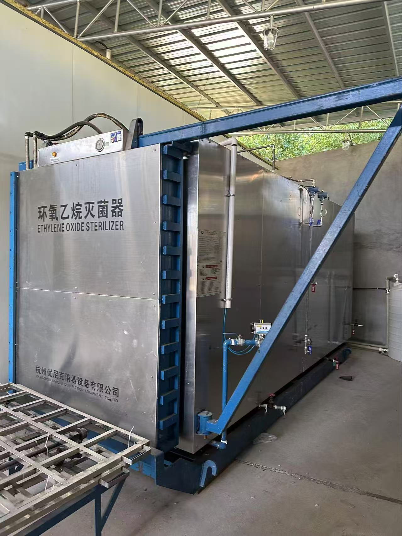 In de fabriek van Haorun Medical wordt uitgelegd hoe eo-gasdesinfectie wordt uitgevoerd